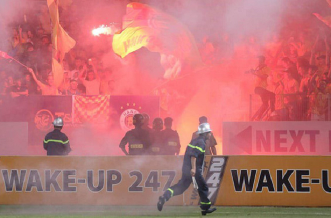 Pháo sáng suýt làm CĐV mất mạng, lãnh đạo VFF nói gì?