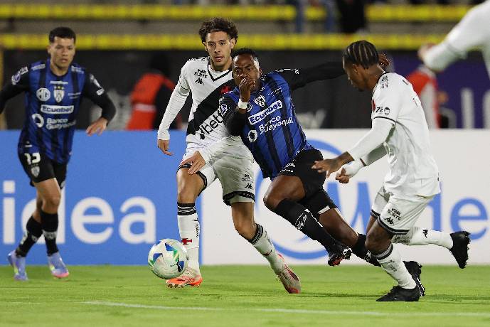 Soi kèo góc Oleksandriya vs Cherkasy, 19h30 ngày 12/9