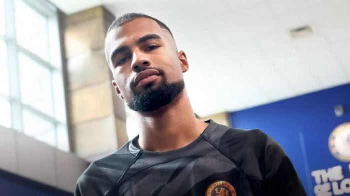 Không yên tâm với Sanchez, Chelsea chốt tiếp thủ môn 'hàng tuyển'