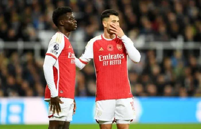 Arsenal mất nguyên cặp cánh trước trận gặp PSV