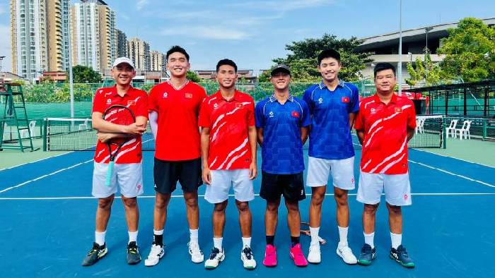 Văn Phương d&iacute;nh chấn thương, quần vợt đồng đội nam Việt Nam thua trắng 0-3 trước Indonesia