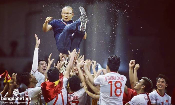 HLV Park Hang-seo tiết lộ c&aacute;ch x&acirc;y dựng lối chơi của ĐT Việt Nam