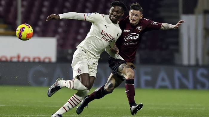 Soi kèo phạt góc AC Milan vs Salernitana, 2h45 ngày 14/3