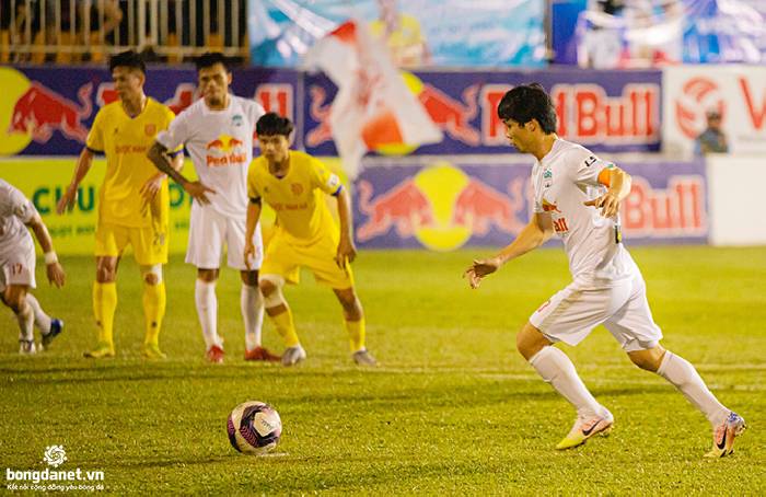 HAGL được hưởng penalty nhiều nhất V-League 2021