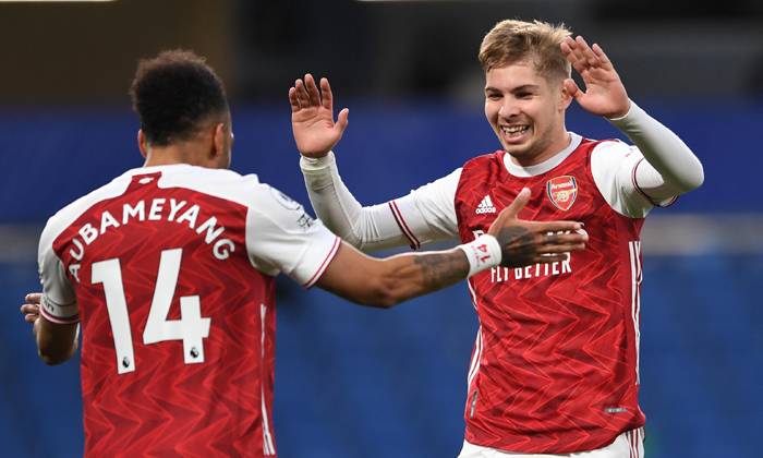 Arsenal lần đầu ho&agrave;n th&agrave;nh c&uacute; đ&uacute;p thắng Chelsea sau gần 2 thập kỷ