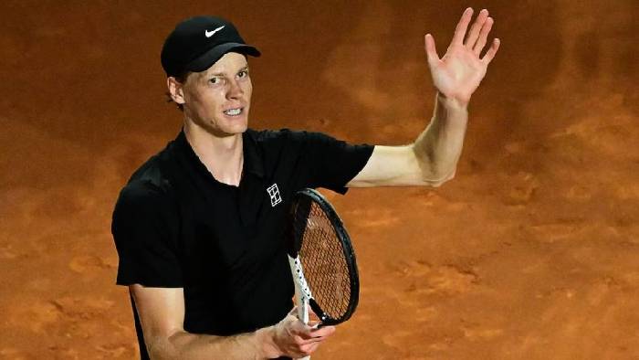 Đối thủ chấn thương, Sinner dễ dàng vào vòng 4 Rome Masters 2025