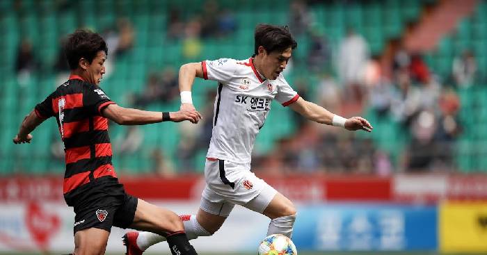 Nhận định, soi k&egrave;o Jeju United vs Pohang Steelers, 17h30 ng&agrave;y 13/7: L&agrave;m kh&oacute; đội đầu bảng