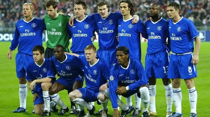 Huyền thoại Chelsea 'thu phí' chữ ký, chụp ảnh chung với NHM