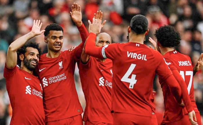 'Tôi đang ở Liverpool, nên chẳng có lý do gì để tới PSG cả'