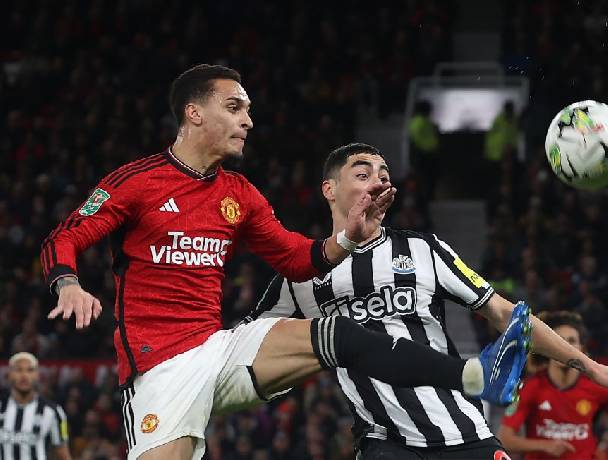 Vì Antony, Man United phạm sai lầm với Elanga?