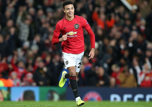 Mason Greenwood đi v&agrave;o lịch sử MU sau c&uacute; đ&uacute;p ở trận gặp AZ Alkmaar