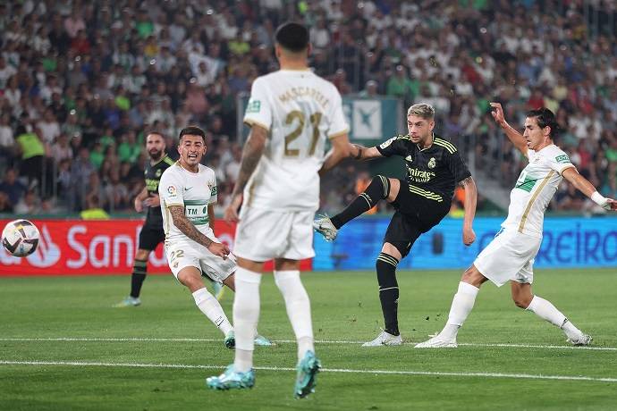 Soi k&egrave;o phạt g&oacute;c Real Madrid vs Elche, 3h00 ng&agrave;y 16/2