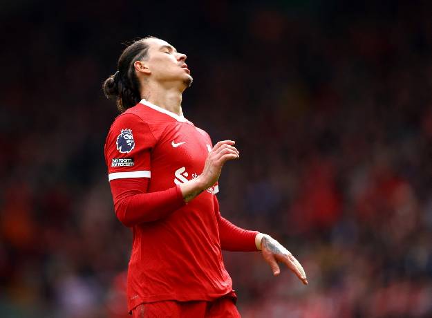 Bất ngờ thất bại trước Crystal Palace, Liverpool tự bắn v&agrave;o ch&acirc;n ở cuộc đua v&ocirc; địch