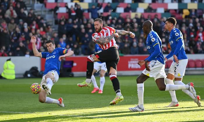 Soi kèo phạt góc Everton vs Brentford, 22h30 ngày 15/5