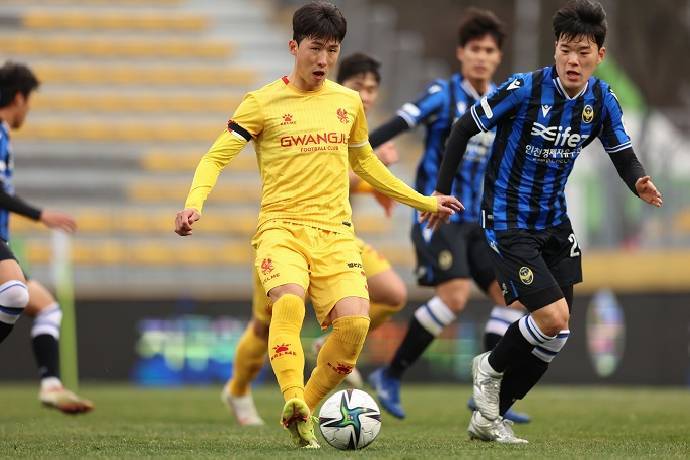 Nhận định, soi k&egrave;o Gwangju Football Club vs Ulsan HD FC, 14h30 ng&agrave;y 15/5: Đẳng cấp nh&agrave; v&ocirc; địch