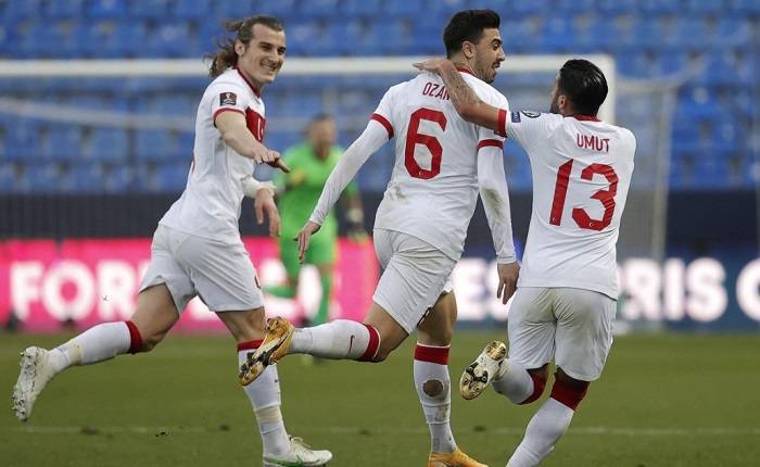Dự đo&aacute;n Thổ Nhĩ Kỳ vs Xứ Wales (23h 16/6) bởi Gary Neville