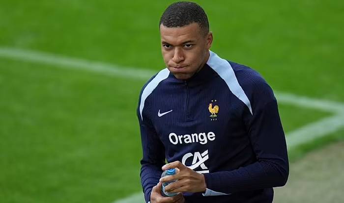 Mbappe mắc cúm, đội tuyển Pháp lo lắng trước Euro 2024