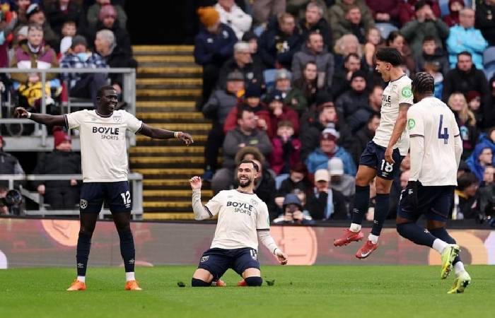 Nhận định, soi kèo Burnley vs West Ham, 22h00 ngày 16/8: Sức nặng của Búa tạ