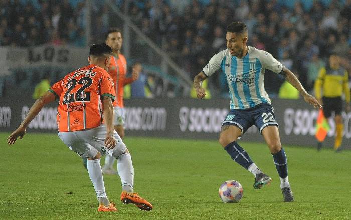 Soi kèo góc Racing vs Banfield, 06h30 ngày 15/08