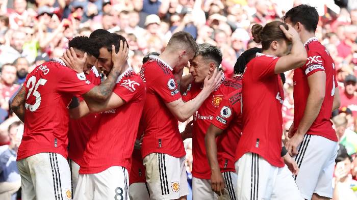 Thêm dầu vào lửa, CLB cũ 'bóc phốt' sao hư của Man United