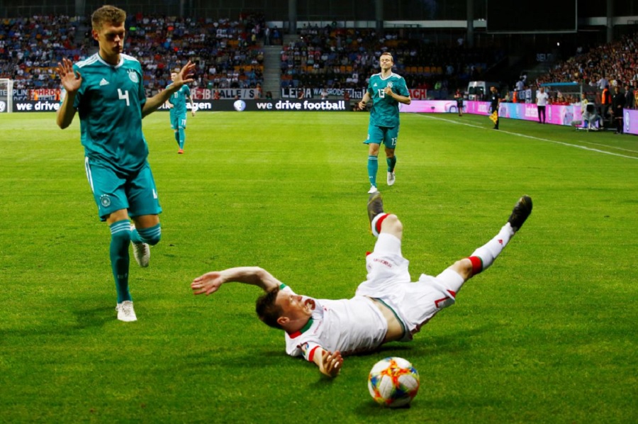 Dự đoán Đức vs Belarus (2h45 17/11) bởi Lukas Podolski
