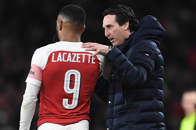 Lái trưởng Arsenal thất vọng về thẻ đỏ của Lacazette