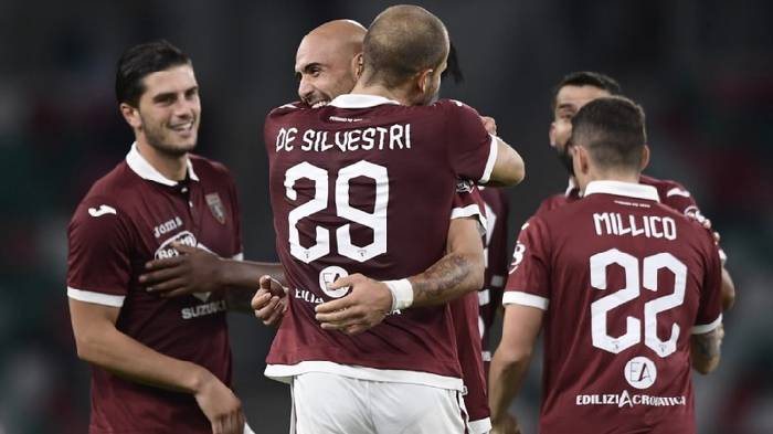 Soi k&egrave;o phạt g&oacute;c Torino vs Lecce, 01h00 ng&agrave;y 17/2