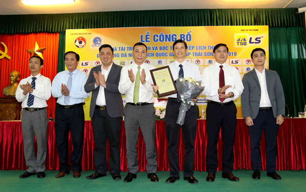 Giải bóng đá nữ VĐQG 2019 thay đổi luật chơi, giải thưởng lớn