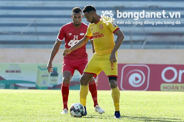 Nam Định vs Quảng Nam (17h 17/8): Đội khách phá dớp Thiên Trường?