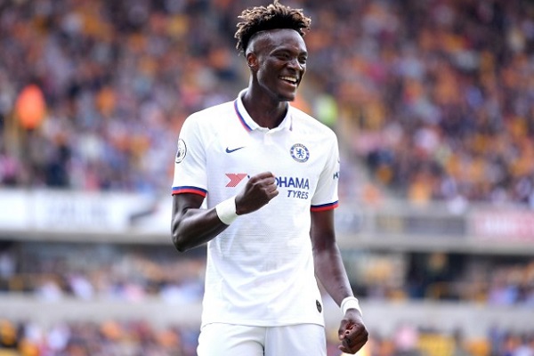 Tammy Abraham lập kỷ lục ghi bàn ngang Cristiano Ronaldo