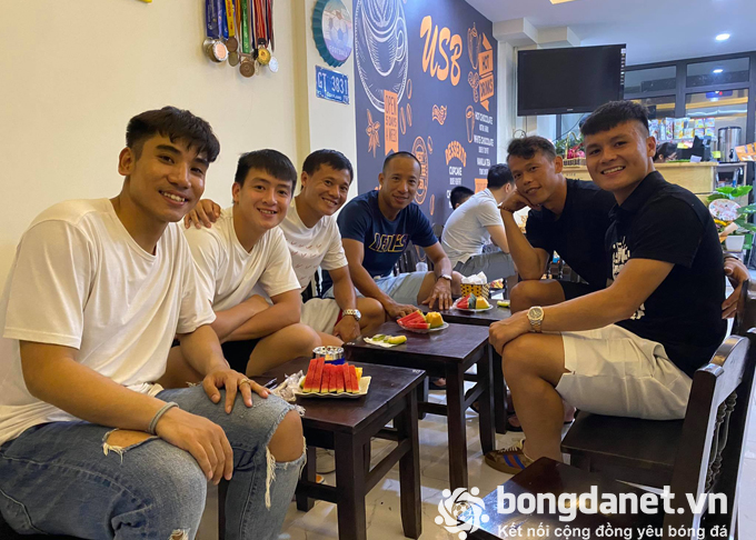 Vị bác sỹ U23 Việt Nam đa tài và 'đứa con tinh thần' vạn người mê