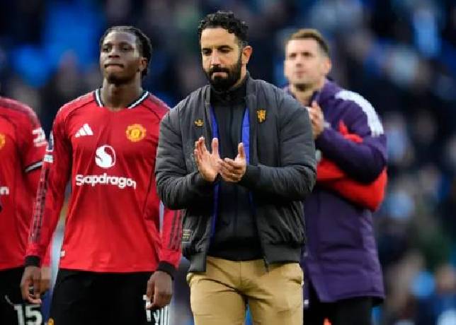 HLV Amorim: ‘Tôi thà bị sa thải, chứ không thay đổi lối chơi’