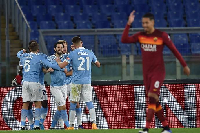 Kết quả b&oacute;ng đ&aacute; h&ocirc;m nay, 16/1: Derby th&agrave;nh Rome, 'Bầy s&oacute;i' bị thi&ecirc;u rụi