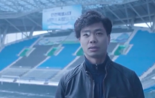 C&ocirc;ng Phượng đứng gữa mưa tuyết Incheon nhắn nhủ NHM Việt Nam