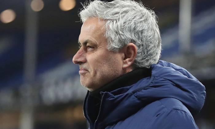 V&igrave; sao Tottenham chưa thể sa thải Jose Mourinho?
