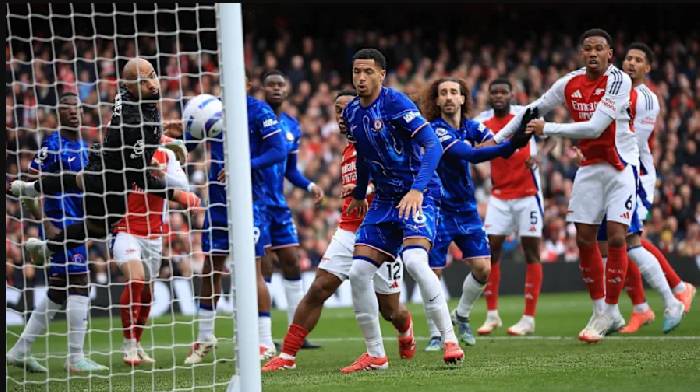 Đánh bại Chelsea, Arsenal thu hẹp khoảng cách với Liverpool