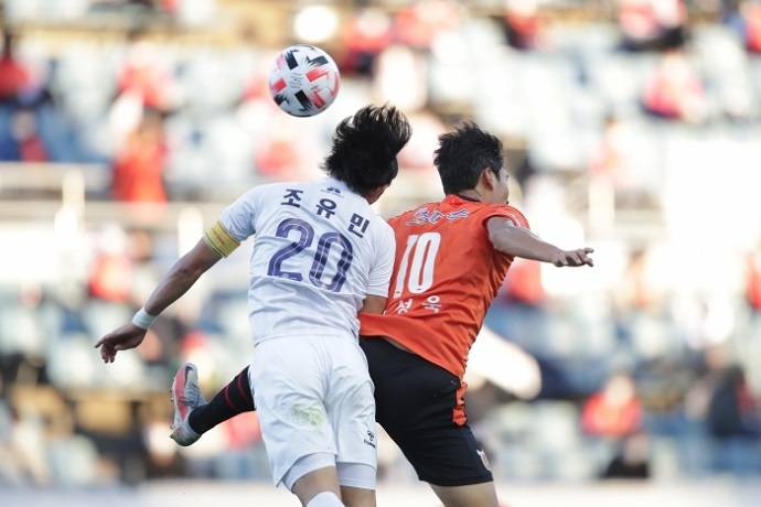 Soi k&egrave;o phạt g&oacute;c Suwon FC vs Pohang Steelers, 17h30 ng&agrave;y 18/5