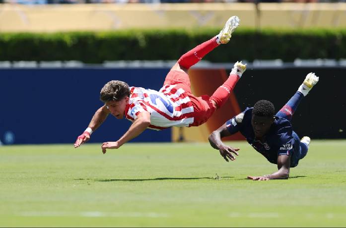 Trọng tài khiến dậy sóng vì quyết định tranh cãi ở FIFA Club World Cup