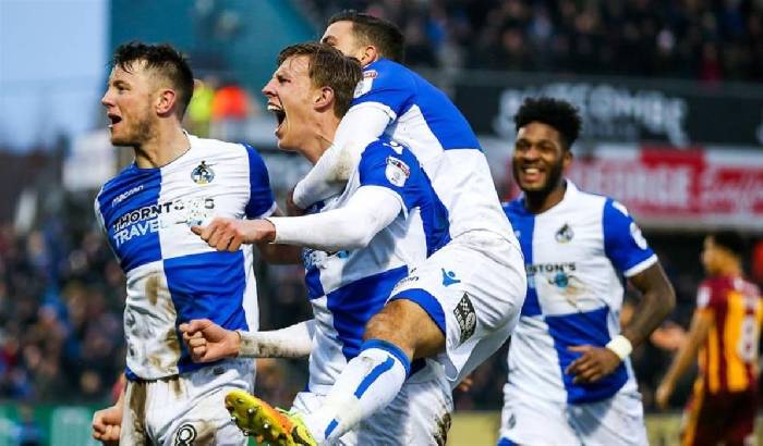 Nhận định, soi k&egrave;o Bristol Rovers vs Crawley Town, 22h00 ng&agrave;y 16/11: &Aacute;m ảnh xa nh&agrave;