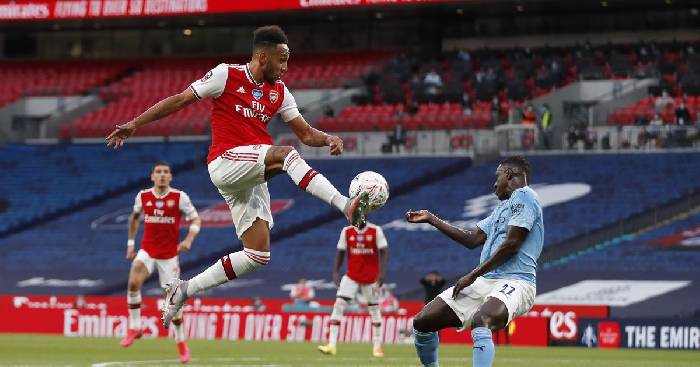 Soi k&egrave;o chẵn/ lẻ Leeds vs Arsenal, 0h30 ng&agrave;y 19/12