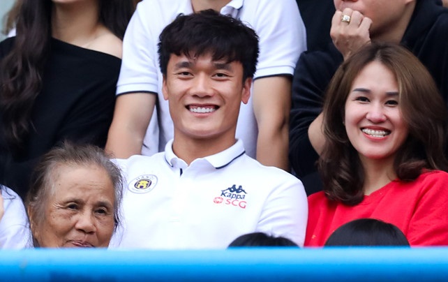 H&agrave; Nội FC tiết lộ chấn thương hy hữu của thủ m&ocirc;n B&ugrave;i Tiến Dũng