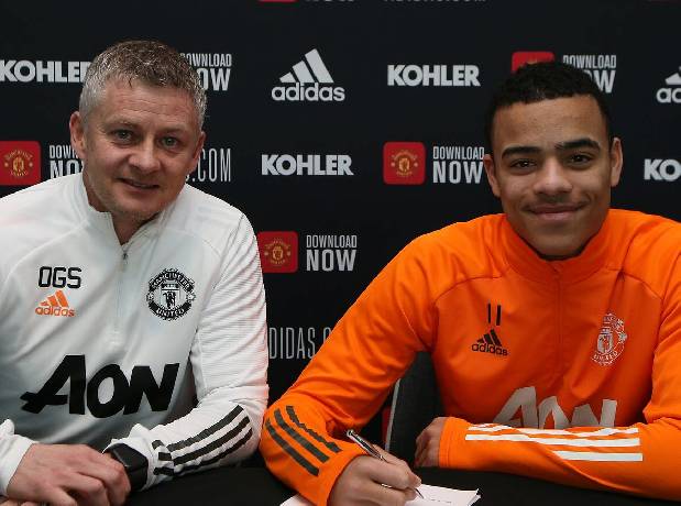 Tin chuyển nhượng s&aacute;ng 17/2: MU gia hạn hợp đồng với Greenwood tới năm 2025