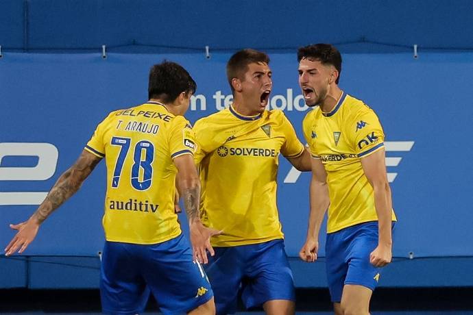 Nhận định, soi k&egrave;o Estoril Praia vs Gil Vicente, 01h00 ng&agrave;y 19/2: Đối thủ vừa miếng của Estoril Praia