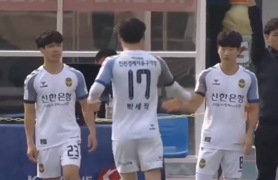 Công Phượng đang bị cô lập ở Incheon?