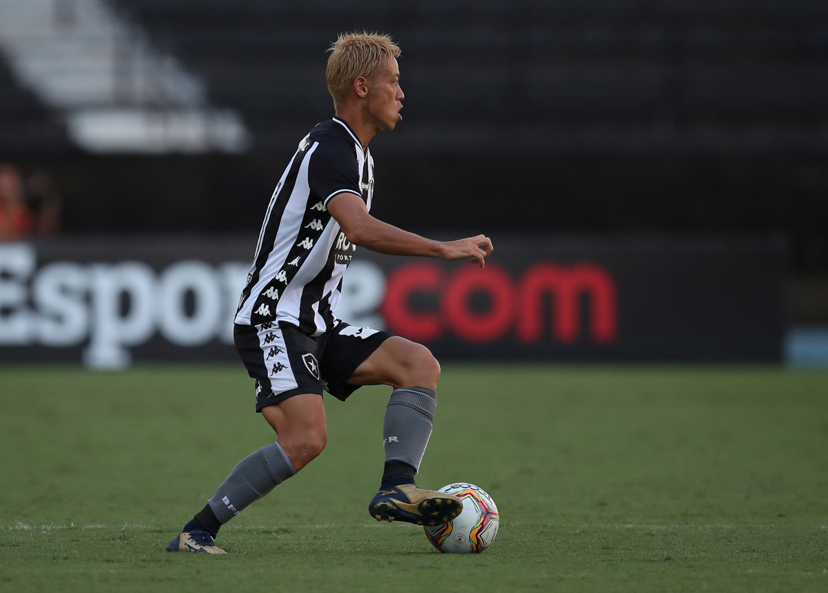Keisuke Honda lập kỷ lục vô tiền khoáng hậu