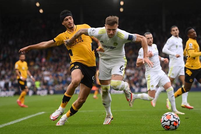 Soi kèo phạt góc Wolves vs Leeds, 22h00 ngày 18/3