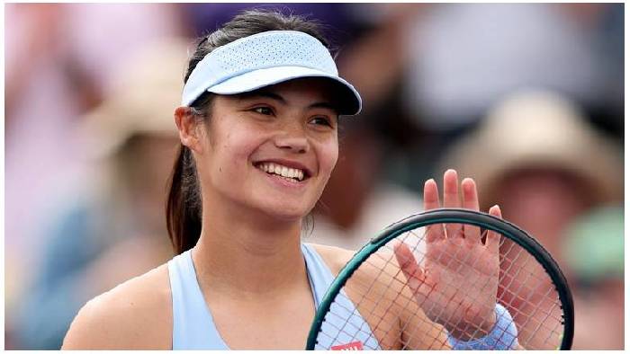 Emma Raducanu r&uacute;t khỏi Miami Open 2026, nguy cơ rơi khỏi top 25 WTA