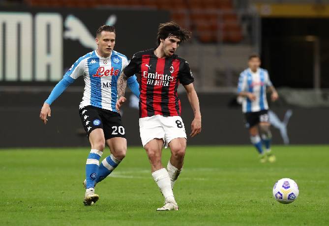 Soi kèo phạt góc Napoli vs Milan, 02h00 ngày 19/4