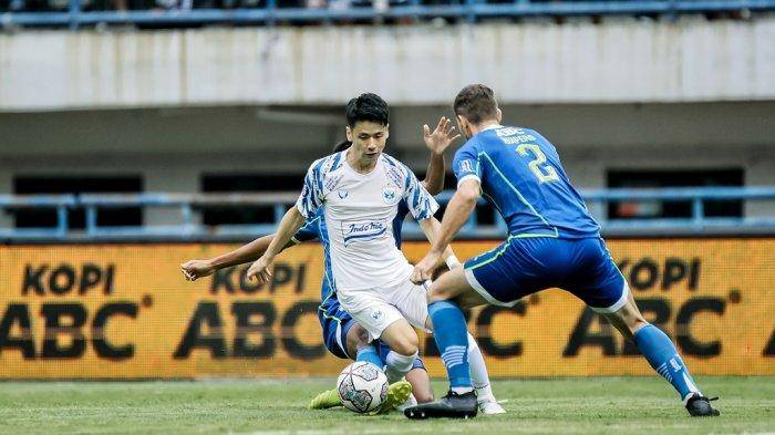 Soi k&egrave;o t&agrave;i xỉu PSIS Semarang vs Persik Kediri h&ocirc;m nay, 16h ng&agrave;y 18/8