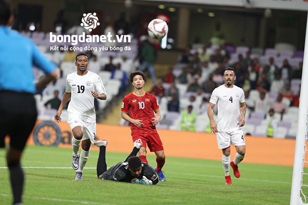 C&ocirc;ng Phượng n&oacute;i g&igrave; khi Việt Nam v&agrave;o v&ograve;ng 1/8 theo phong c&aacute;ch 'trụy tim'?